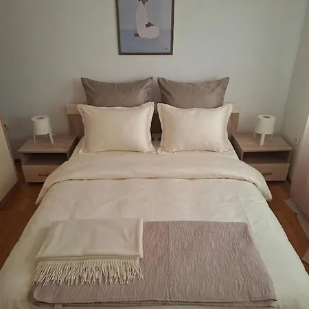 Luxury Ero *